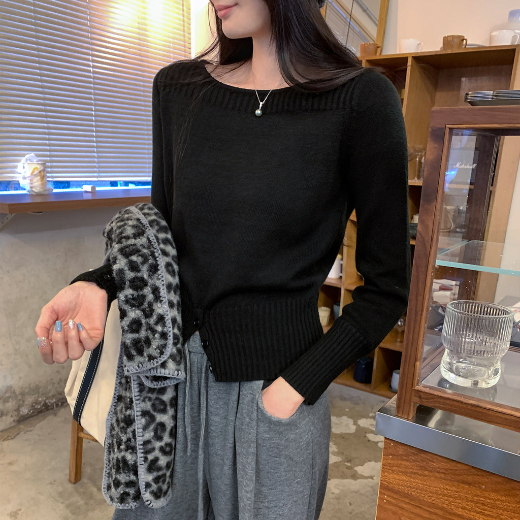 Chic  Fitted Buttoned Slim-Fit Knit Top for Women, Short Length, Long Sleeve